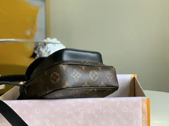 Wearable VUITTON LOUIS Christopher Wallet 0419